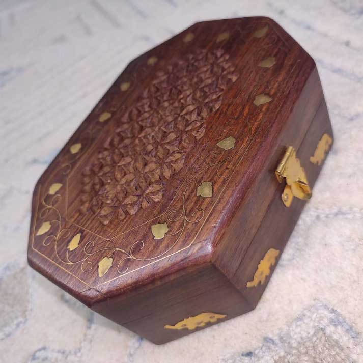 Elegant Wooden Jewelry Box with Red Velvet Lining - Octagonal Design