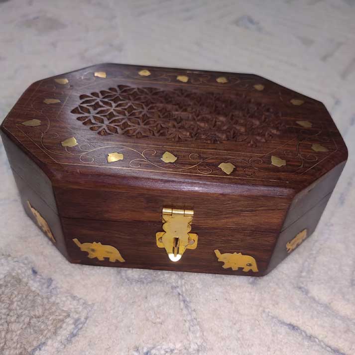 Elegant Wooden Jewelry Box with Red Velvet Lining - Octagonal Design
