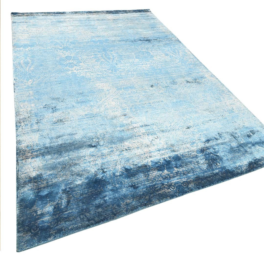 Cosmic Collection Handloom Viscose Rug.
