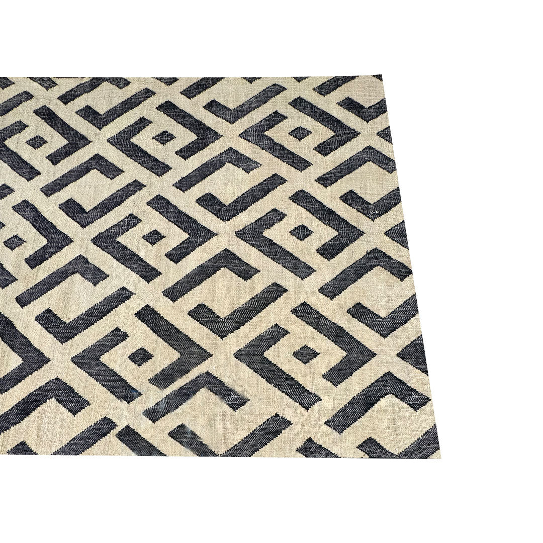 Earthy Elegance  Handknotted Jute Rug