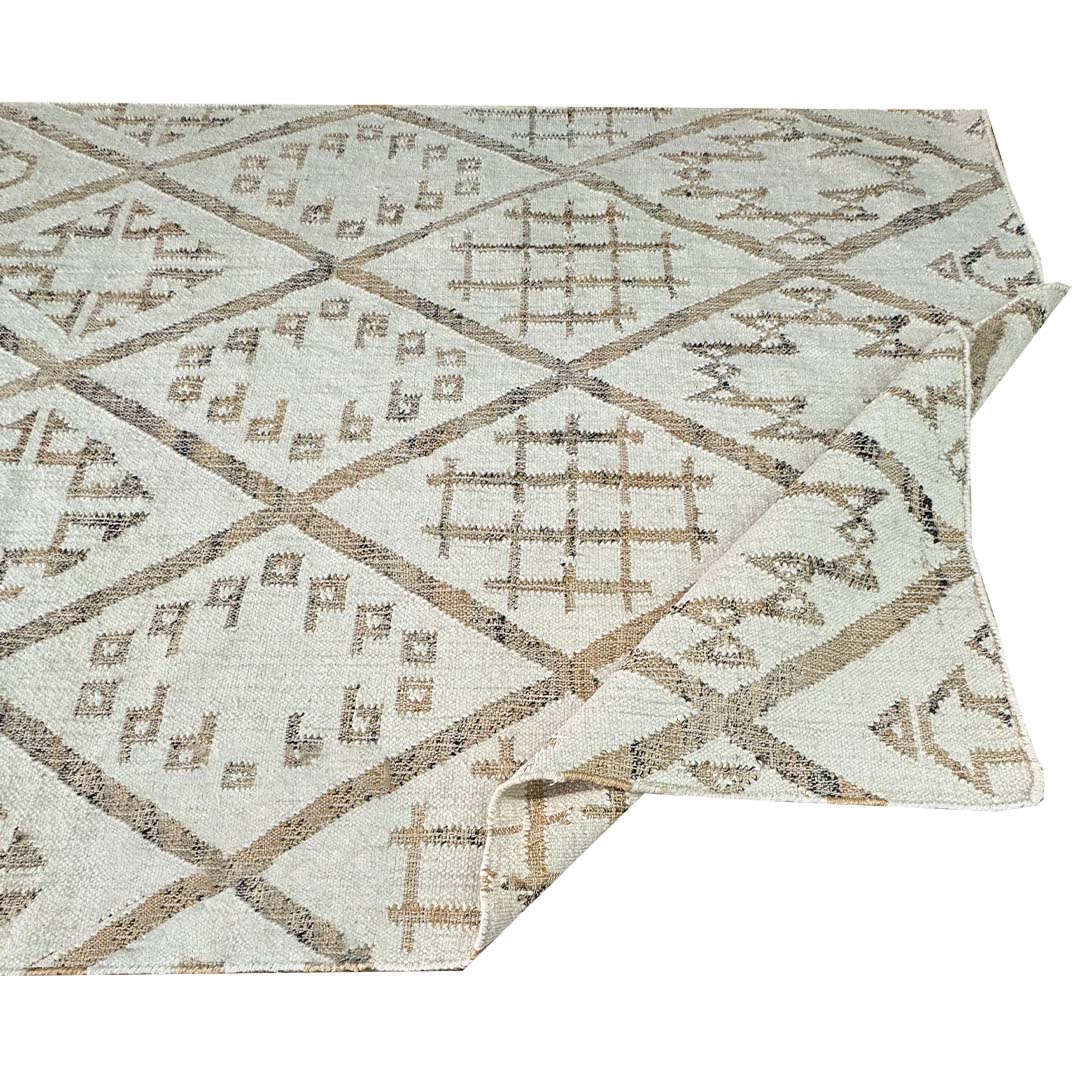 Earthy Elegance  Handknotted Jute Rug