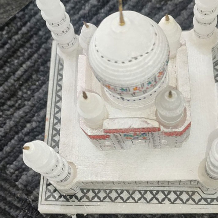 Miniature Taj Mahal Model – Handcrafted Marble Replica Decor