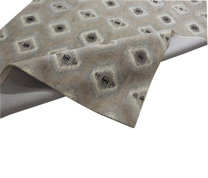 Harmonize - Handtufted Traditional Black & Grey Colour Wool Rug