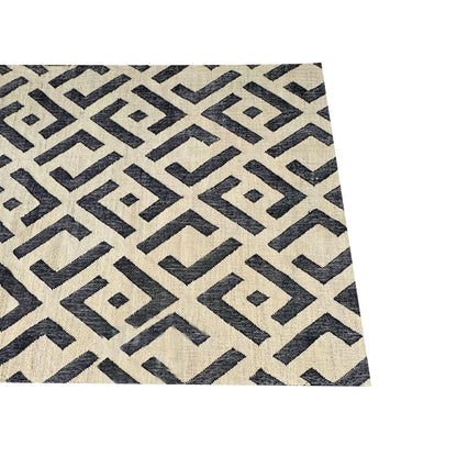 Earthy Elegance  Handknotted Jute Rug