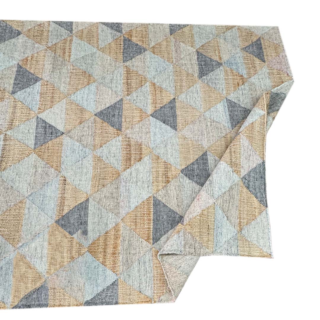 Earthy Elegance  Handknotted Jute Rug