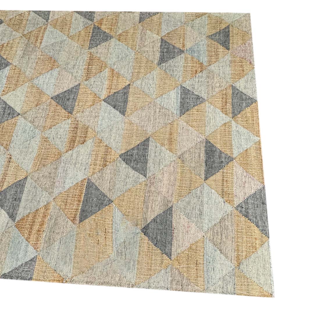 Earthy Elegance  Handknotted Jute Rug