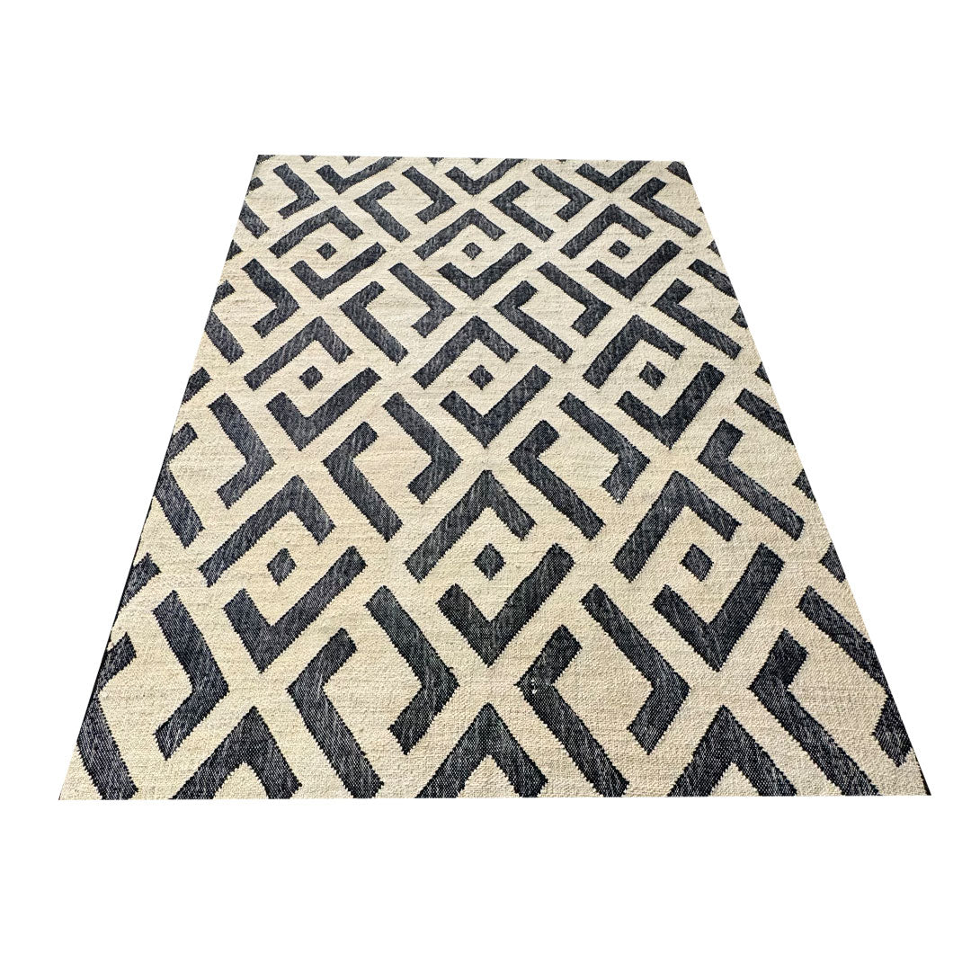 Earthy Elegance  Handknotted Jute Rug