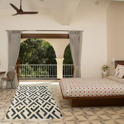 Earthy Elegance  Handknotted Jute Rug