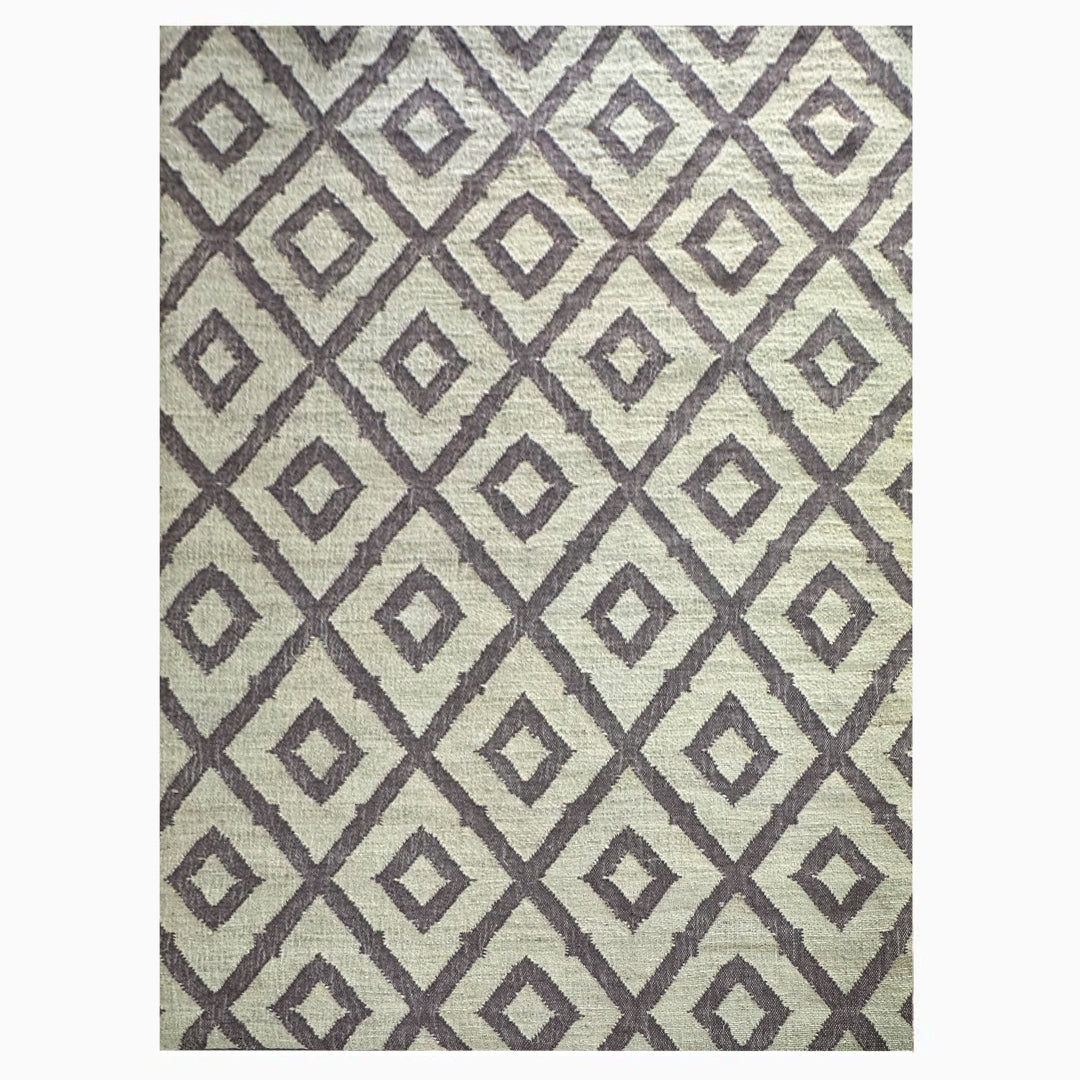 Earthy Elegance  Handknotted Jute Rug