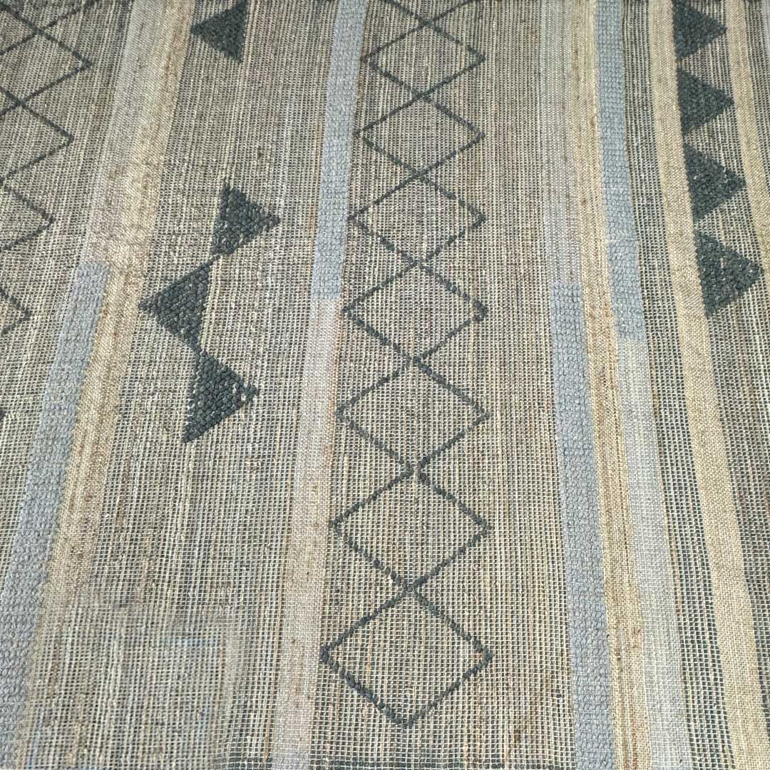 Earthy Elegance  Handknotted Jute & Wool Rug