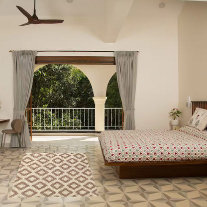 Earthy Elegance  Handknotted Jute Rug